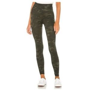 SPANX Sz Small Camo High-Waisted Leggings